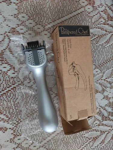 Espremedor de Alho Pampered Chef, asa sul