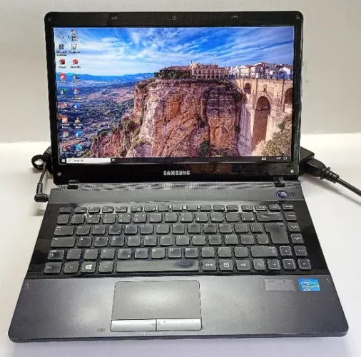 Notebook Samsung NP300E4C Intel Core i3 3ª geração
