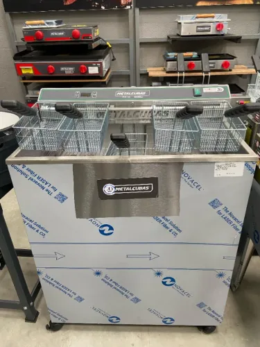 FRITADOR ELÉTRICO ZONA FRIA PEDESTAL FOE-30 - METALCUBAS
