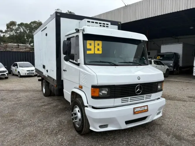 Mb Mercedes benz 710, Baú camera fria , 4x2.