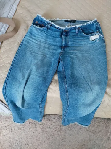 Calça feminina jeans