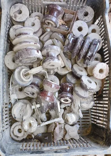 Lote de Isoladores Elétricos Antigos / R$10,00 cada 