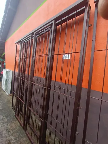 Grade de porta janela 2.20 x 2.20 VENDE-SE