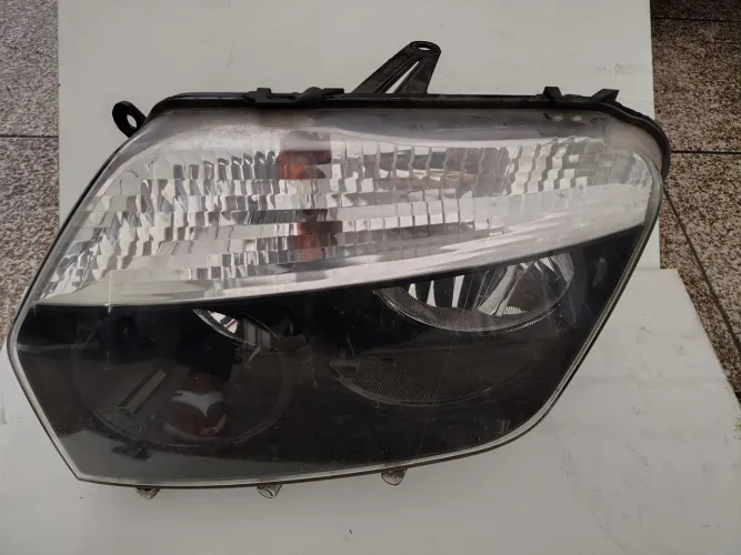 Farol Renault Duster ano 2012 A 2015 lado esquerdo mascara Negra original 