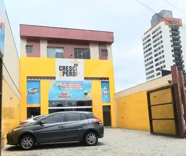 Prédio comercial com loja, mezanino, 5 salas e 6 vagas na Vila Guilherme de mais de 500m2