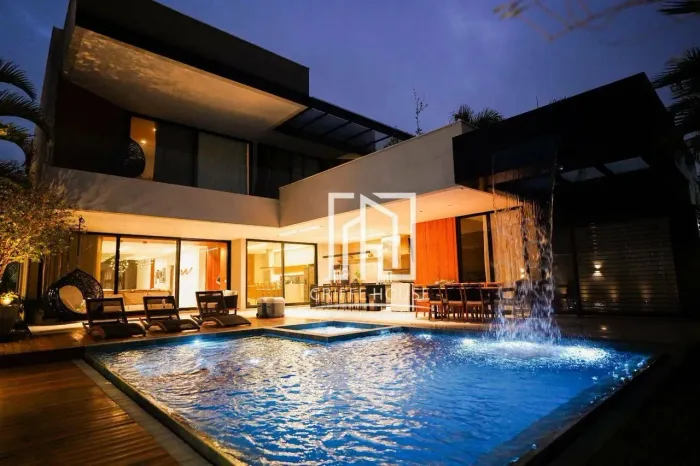 CASA A VENDA NA BARRA DA TIJUCA CONDOMINIO ALPHAVILLE/ 5 SUÍTES