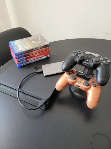 Playstation 4 + 2 controles + jogos