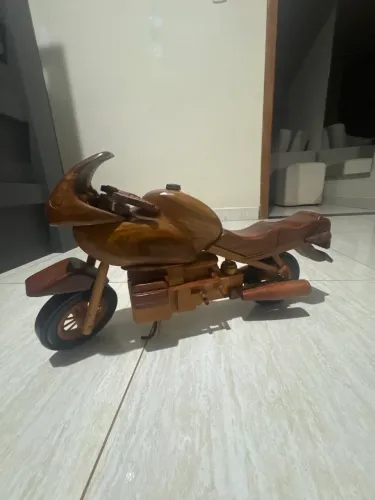 Moto de madeira coleção 
