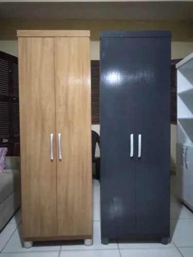 Armários de madeira de 2 portas - Novo e Usado