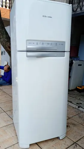 Geladeira SEMINOVA Electrolux FROST FREE. Entrega e GARANTIA.