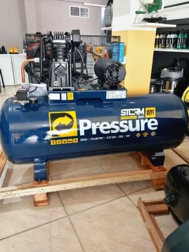 Compressor de ar 250L 5CV Trifásico 20pcm Storm 600 industrial - Pressure (Loja)