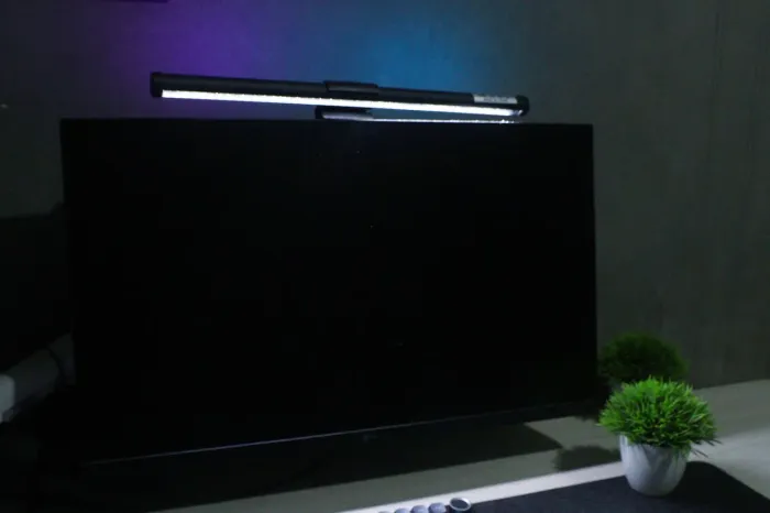 Lightbar RGB para Monitor - Ajuste de Cor e Temperatura