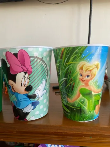 6 baldes de pipocas variados, minios, Minnie e Tinker Bell