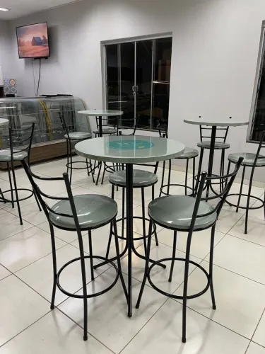 50 banquetas+ 20 mesas bistrô Novas cores Á escolher