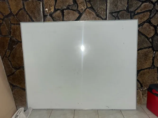 Quadro branco grande