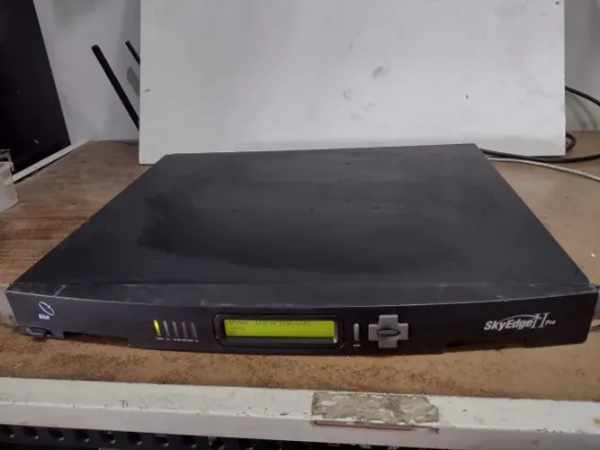 Roteador Gilat SkyEdge2Pro