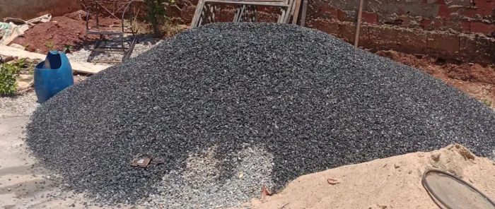 Brita para construção