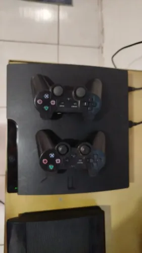 Playstation 3 com 2 controles