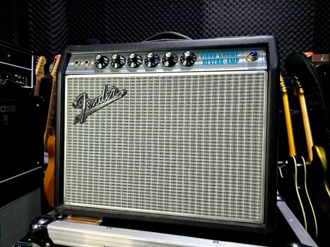 Amplificador Fender 68 Custom Vibro Champ Reverb /ñ Gibson prs esp ltd ibanez epiphone vox