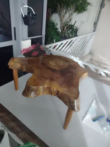 Mesa de Centro Exclusiva em Madeira Nobre Chapéu de Sol - Artesanal e Nova