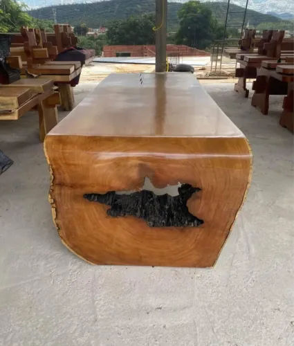 Mesas de Madeira Estilo Cascata - Elegância e Funcionalidade"