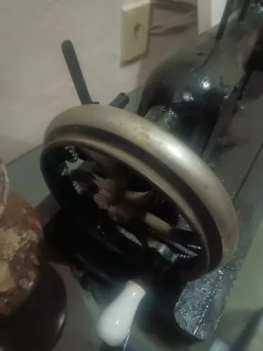 Máquina de costura antiga