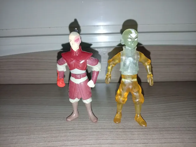 Bonecos Mc Donald's Da Série Animada Avatar - Zuko + Aang na forma avatar 