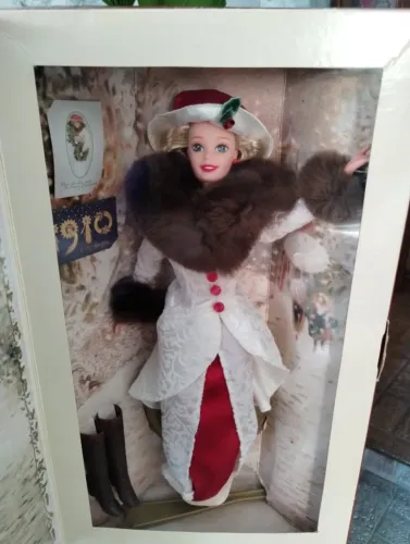 Barbie Collector Hallmark Holiday Memories