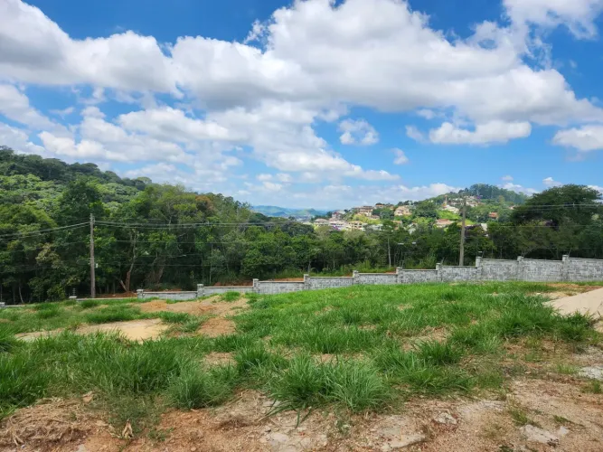 Terreno com mais de 470 m² em condomínio exclusivo para venda