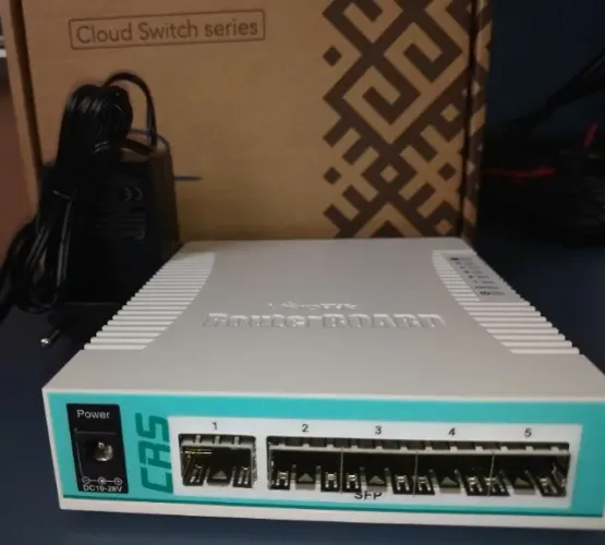 Switch Fibra Mikrotik Crs106