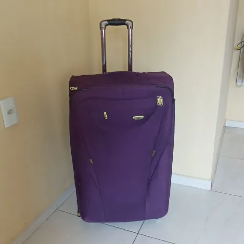 Mala de viagem grande  - poliéster - expansiva até 32 kg.