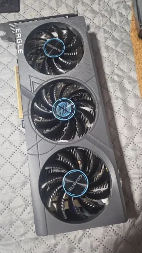 RTX 4060 Eagle Gigabyte
