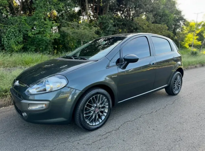 Fiat Punto Essence 1.6 Flex 16V 5P 2014