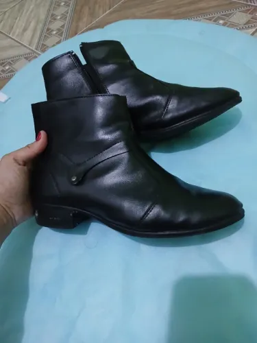 Bota 37