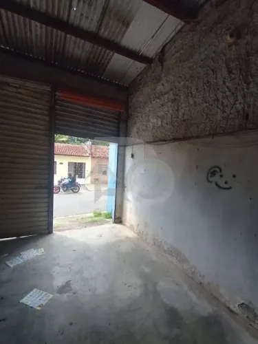 Ponto Comercial no Bairro Jabotiana à Venda com Galpão de 6x15m