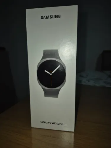 Vendo Galaxy Watch 8 40mm lte graphite na caixa, apresento nota fiscal. R$ 1199,00 00
