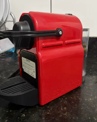 Cafeteira nespresso vermelha
