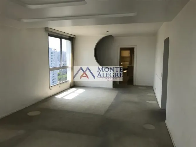 Cobertura à venda no Brooklin Paulista com 3 dormitórios e 325 m² disponíveis.