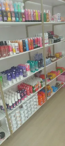 LOTE FECHADO DE PRODUTOS DE LOJA DE MAQUIAGEM E ACESSÓRIOS - OPORTUNIDADE