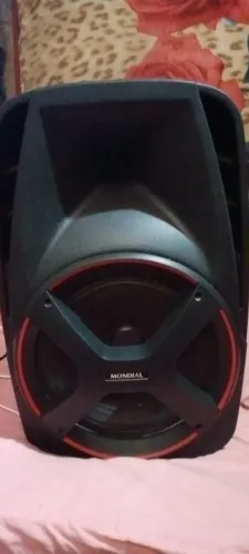 Vendo caixa de som mundial semi nova