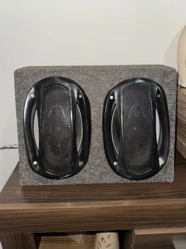 Caixa Trio 6x9 Pioneer 100W RMS Montada