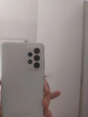 Celular barato! Samsung a52 sem defeitos e poucos detalhes
