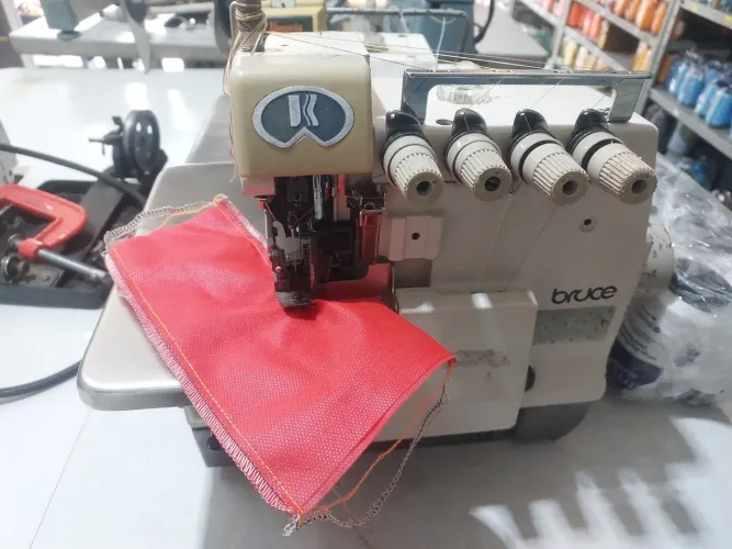 Máquina de costura com garantia revisada entregamos somos loja 