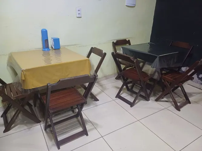 Venda de conjunto de mesas