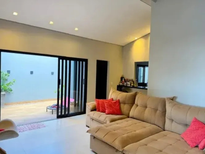 VENDO CASA EM MONTE CASTELO /CC08
