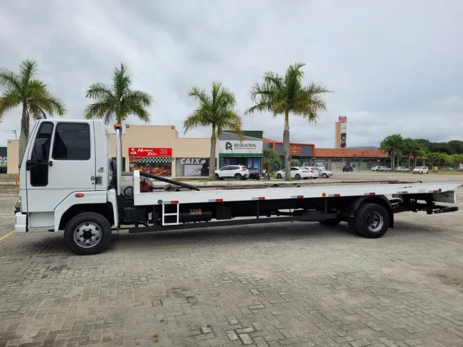GUINCHO PLATAFORMA 8 METROS LEVA 3 CARROS