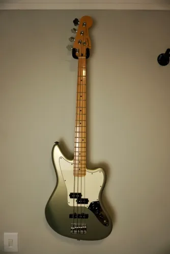 Baixo Fender Jaguar