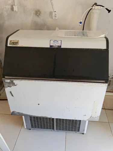 Máquina de Gelo em Cubo 150KG/24H Everest EGC-150 220V