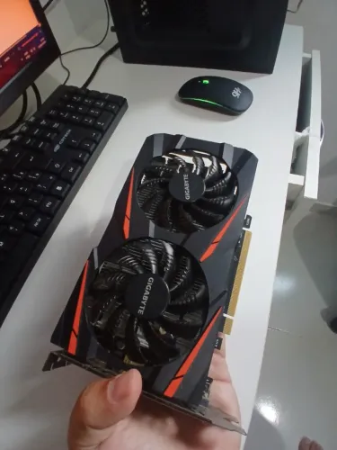 Placa de Vídeo Gigabyte RX 460 2GB Windforce OC (Com Defeito / Retirada de Peças)