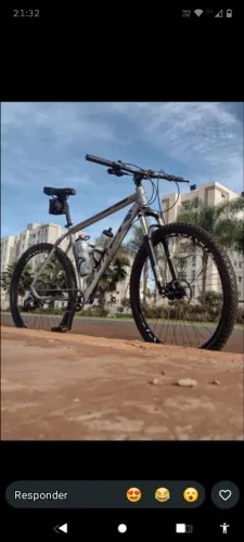 Bike usada apenas 5 vezes, impecável. Parcelo no cartão sem juros